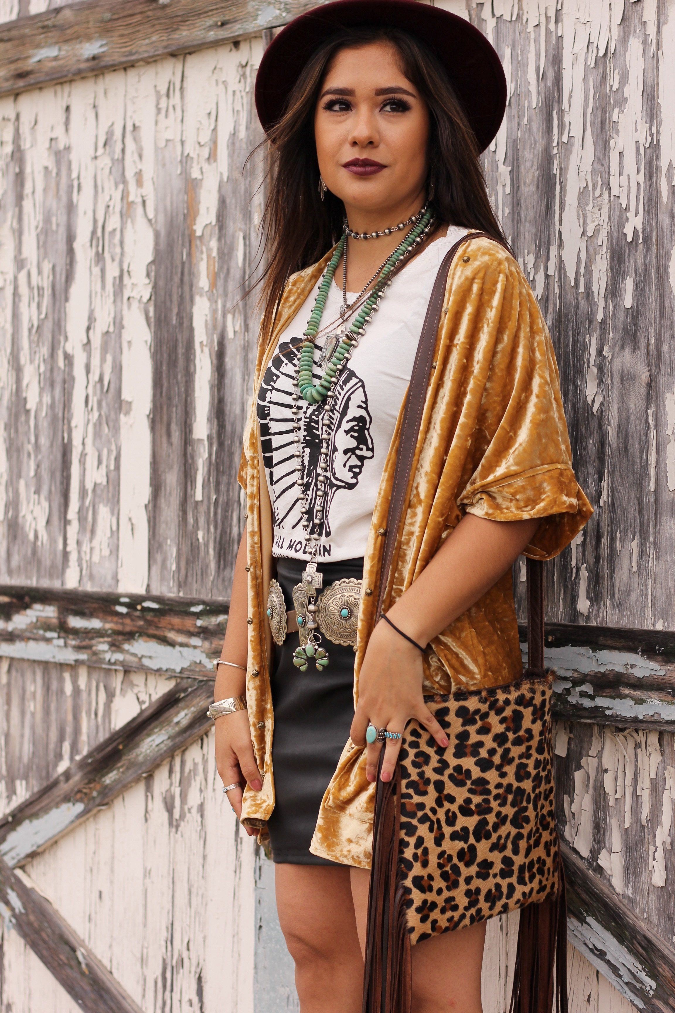 Fashionable Rock Concert    Casual Outfits For Spring: Concert Outfits,  Trendy concert Outfit,  Casual Outfits,  Classy Concert Outfits,  concert Outfit Ideas  