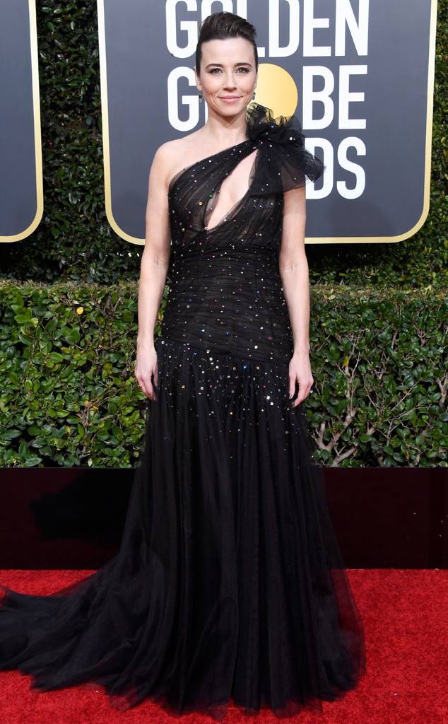 LINDA CARDELLINI at the 2019 Golden Globes Red Carpet Hollywood: Hollywood Award Function,  Celebrity Gowns,  Red Carpet Dresses,  Bet Award,  Red Carpet Hairstyle,  Red Carpet Photos,  Hollywood,  Golden  