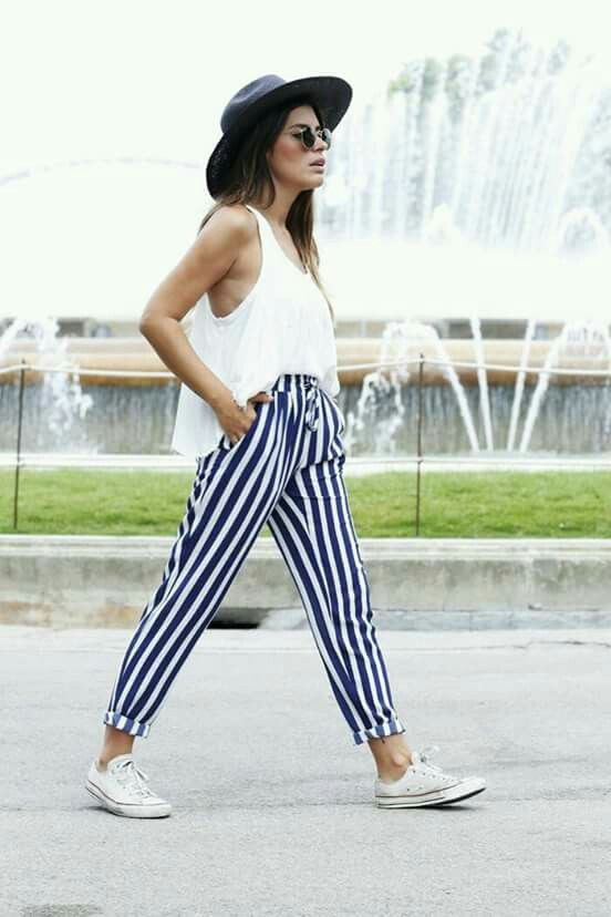 Pantalones de rayas con converse: Casual Outfits,  Pant Outfits  