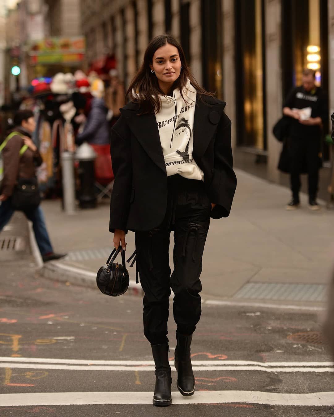 Beautiful Aesthetic Outfits With Tomboy Hoodie For High School: Casual Outfits,  Hoodies For Girls  