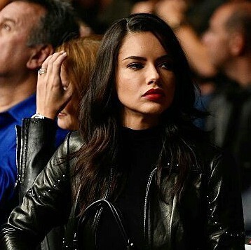 Awesome Recent Adriana Lima Photographs Instagram: Queen,  instagram profile picture,  Instagram pictures,  instagram models,  Adriana Lima Instagram,  Adriana Lima  