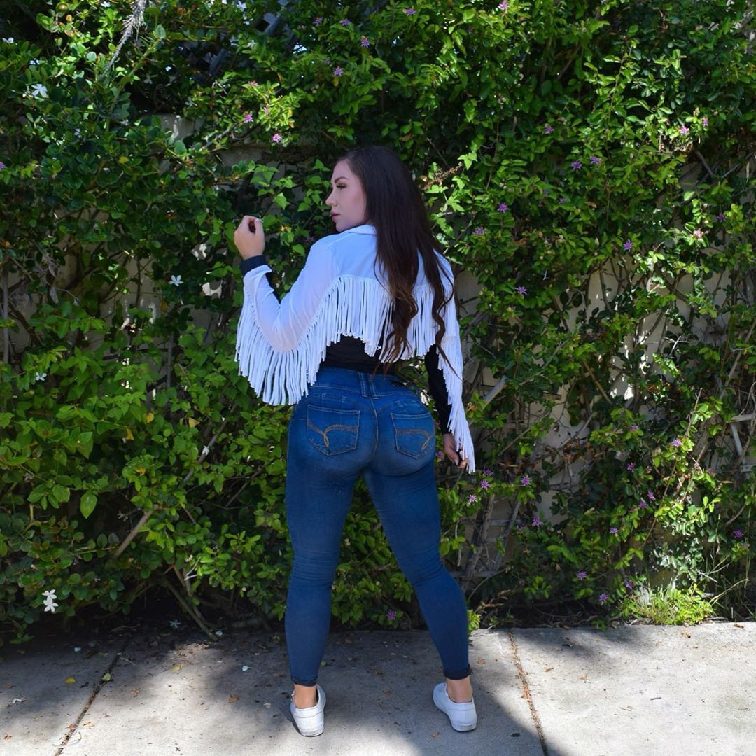 blue matching ideas for girls with trousers, denim, jeans: Blue Jeans,  Blue Denim,  Purple And Pink Outfit,  Purple Sportswear  