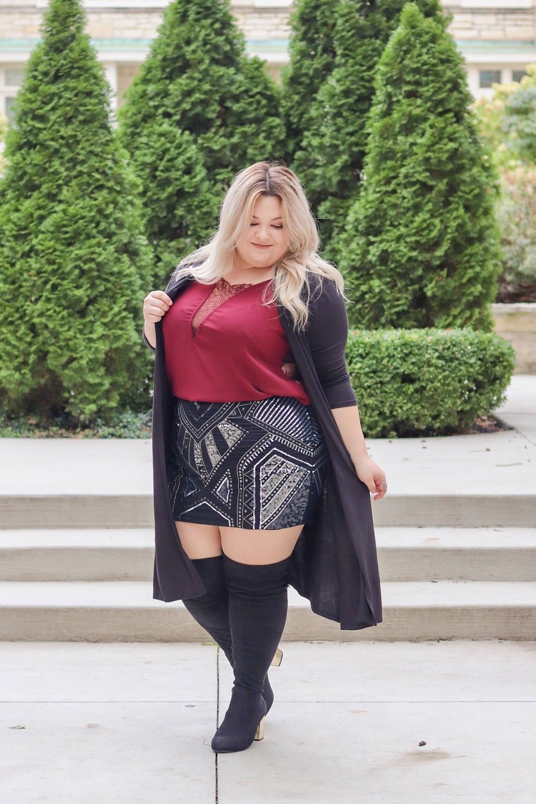 Skirt and knee high boots plus size outfit: Sleeveless shirt,  fashion blogger,  Date Outfits,  Street Style,  Knee High Boot  