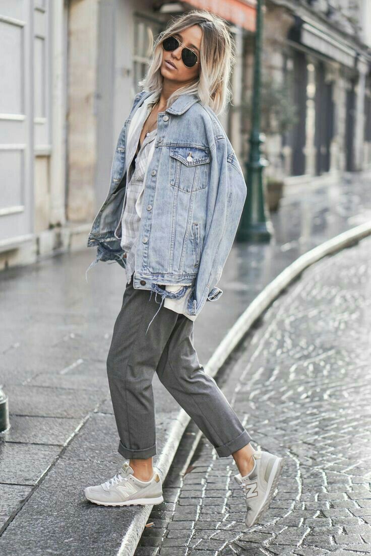 Oversized denim jacket outfit, street fashion, new balance, casual wear, jean jacket, t shirt: Denim Outfits,  Jean jacket,  T-Shirt Outfit,  Street Style,  Oversized Jacket  