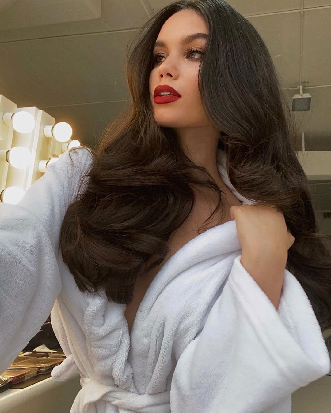 Anne De Paula natural blong hairs, Beautiful Lips, Hairstyles For Long Hair: Long hair,  Brown hair,  Blonde Hair,  Instagram girls,  Hairstyle Ideas,  Cute Instagram Girls  