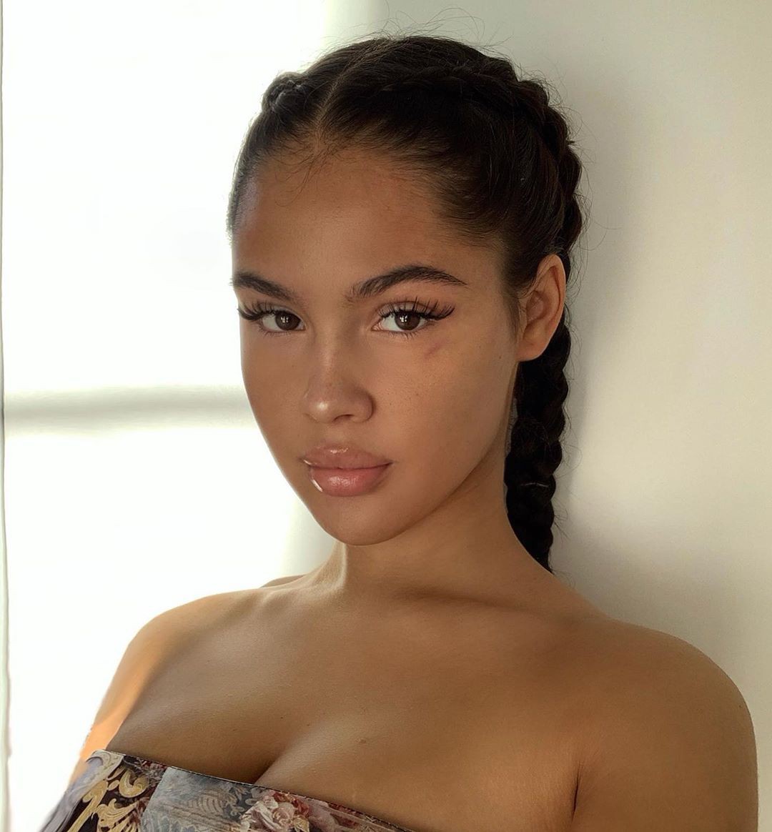 Emma Hallberg Pretty Face, Natural Lips, Girls Hairstyle: Instagram girls,  Hairstyle Ideas,  Cute Instagram Girls  