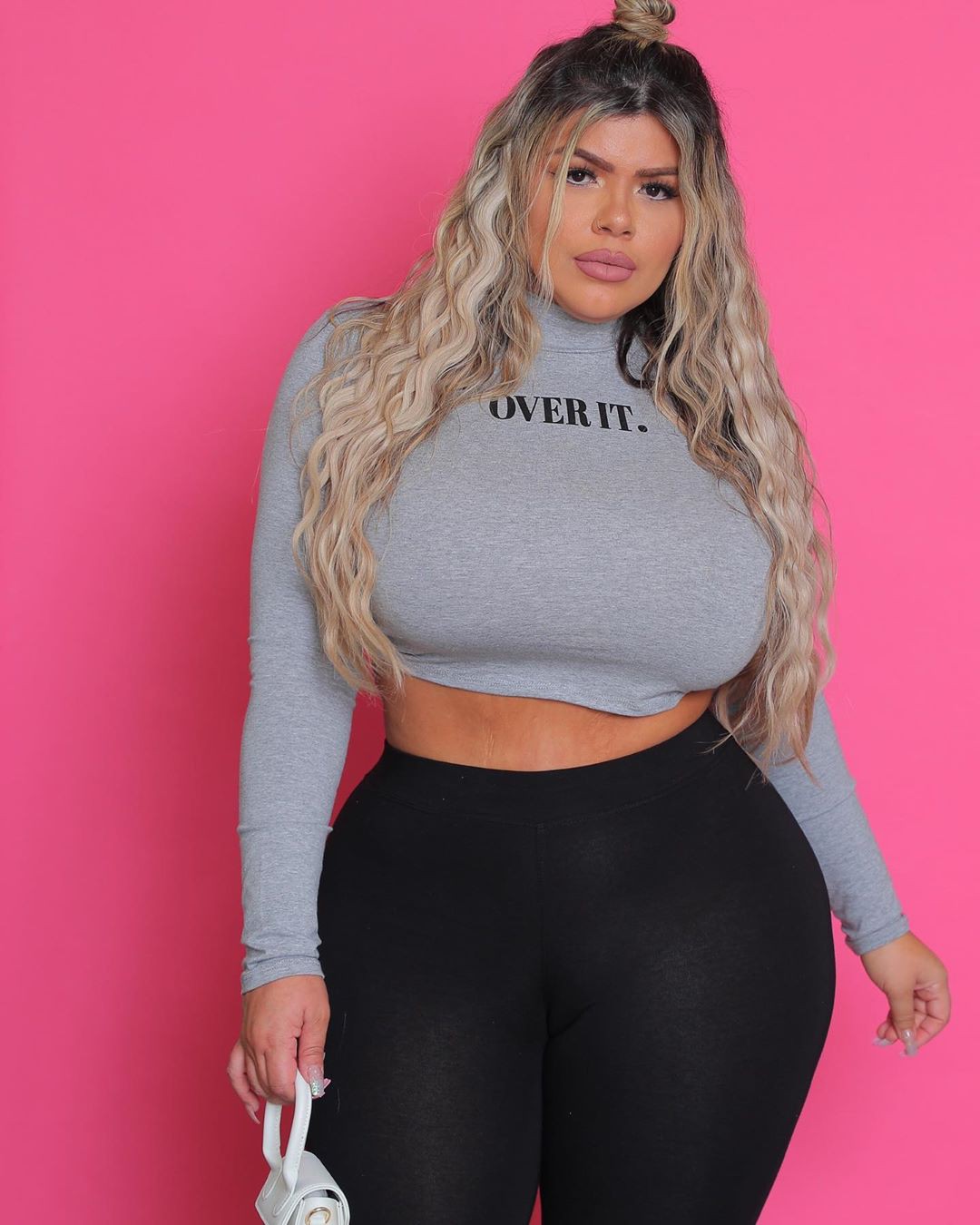 pink style outfit with active pants, sportswear, crop top: Crop top,  Active Pants,  Pink Sportswear,  Pink Active Pants,  Pink Crop Top  