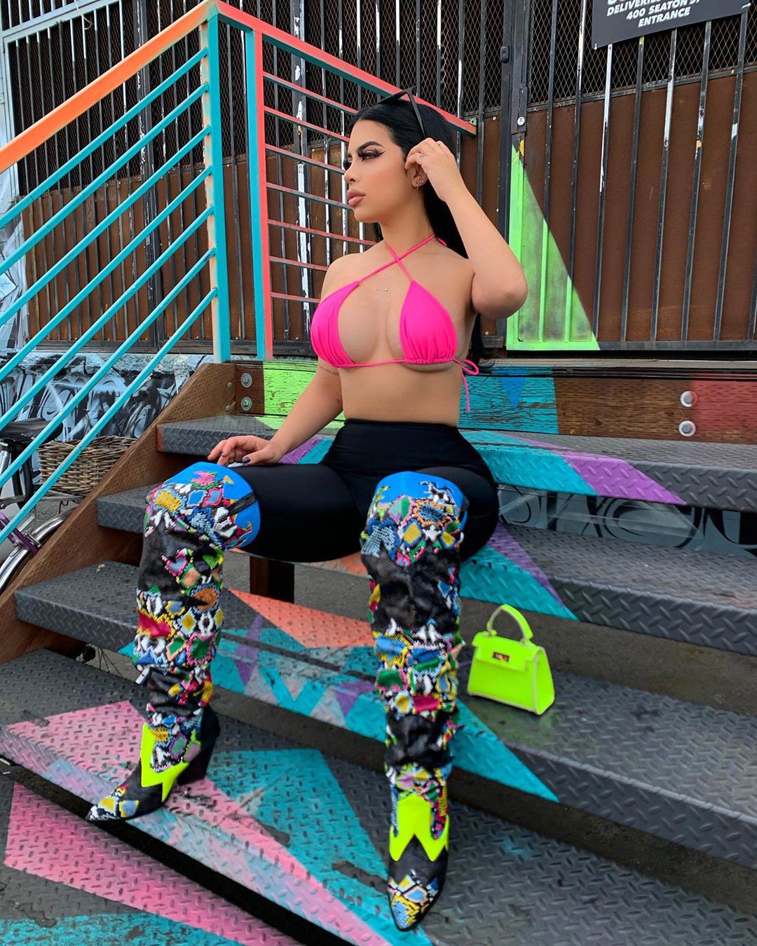 Valeria active pants, sportswear, leggings colour outfit, you must try: Sportswear,  Leggings,  Active Pants,  Instagram girls,  Yoga pants,  Roller Skates  