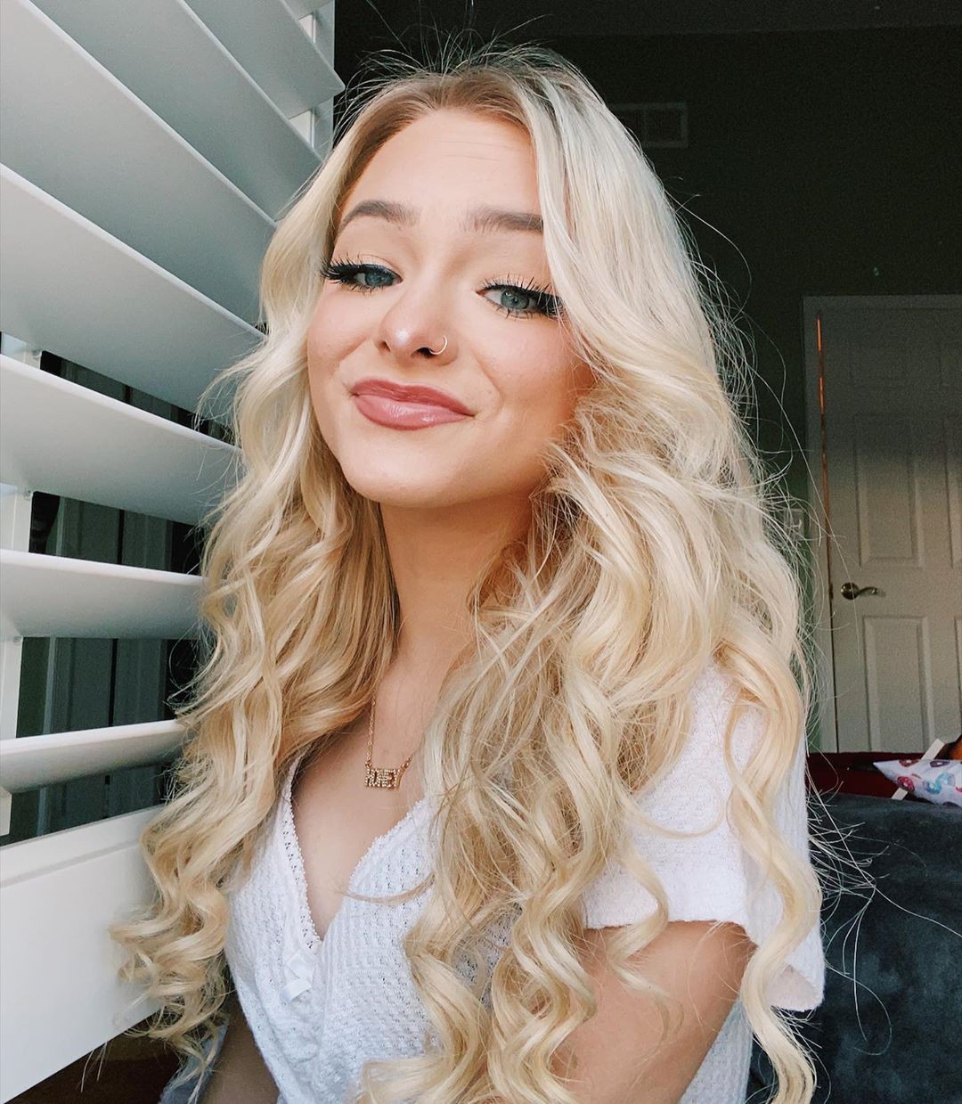 Zoe Laverne in blond hairs, Cute Girls Face, Beautiful Lips: Long hair,  Hair Color Ideas,  Blonde Hair,  Hairstyle Ideas,  Cute Girls Instagram,  Cute Instagram Girls,  Zoe Laverne TikTok  