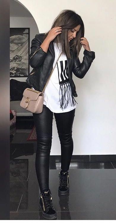 Deri ceket kombin: Black Jeans,  Leather jacket,  Black Leggings,  black trousers,  Legging Outfits,  Black Tights,  Black Leather,  Black Jacket,  Black Leather Jacket  