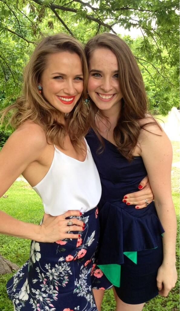 Shantel VanSanten dress colour outfit, you must try, outdoor fun, Long Layered Hair: Long hair,  Shantel VanSanten  