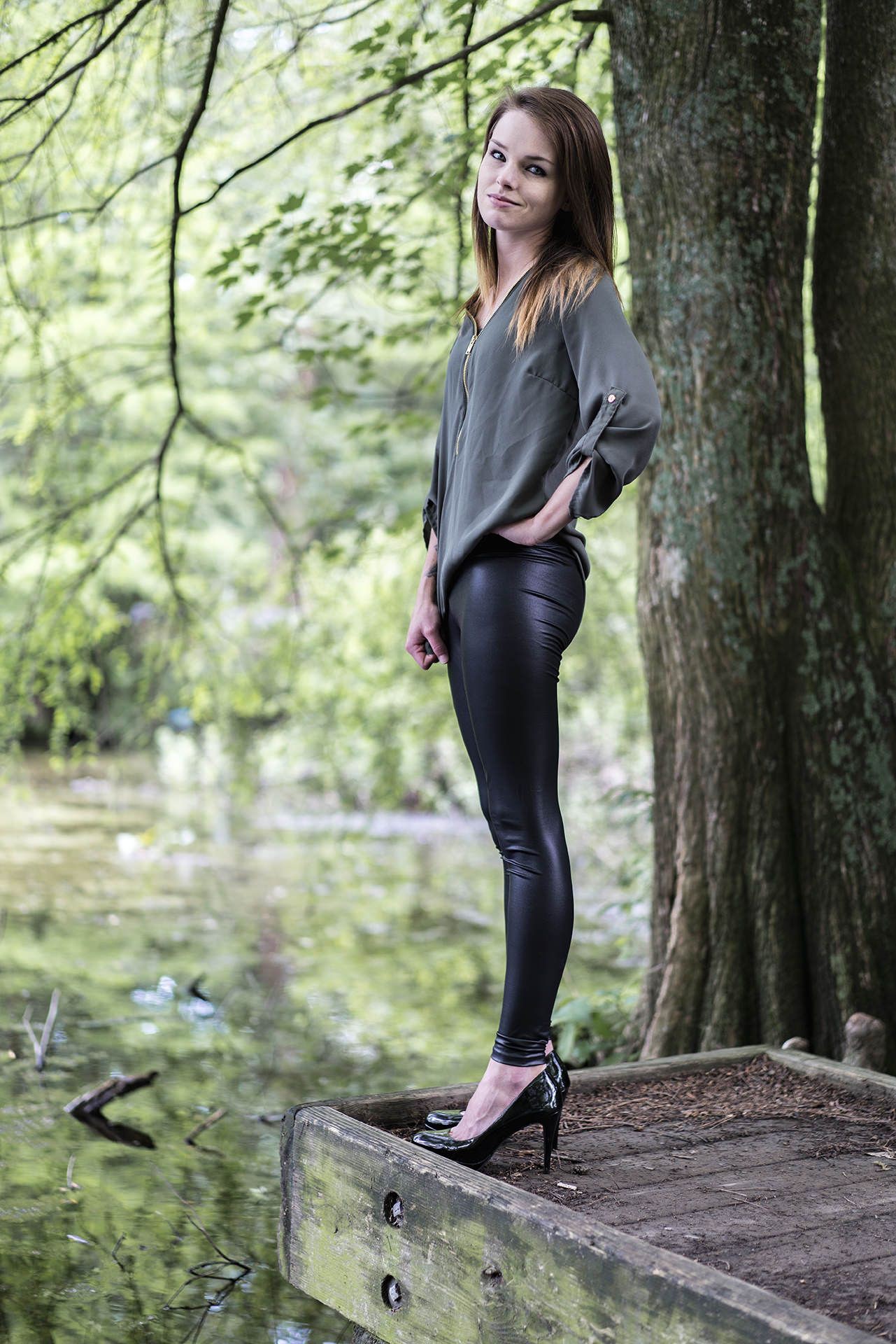 Colour outfit, you must try jefferymurphy com jennifer leather leggings black, natural environment: Crop top,  Leather clothing,  Leather Pant Outfits,  Black And Green Outfit,  Leather Leggings  