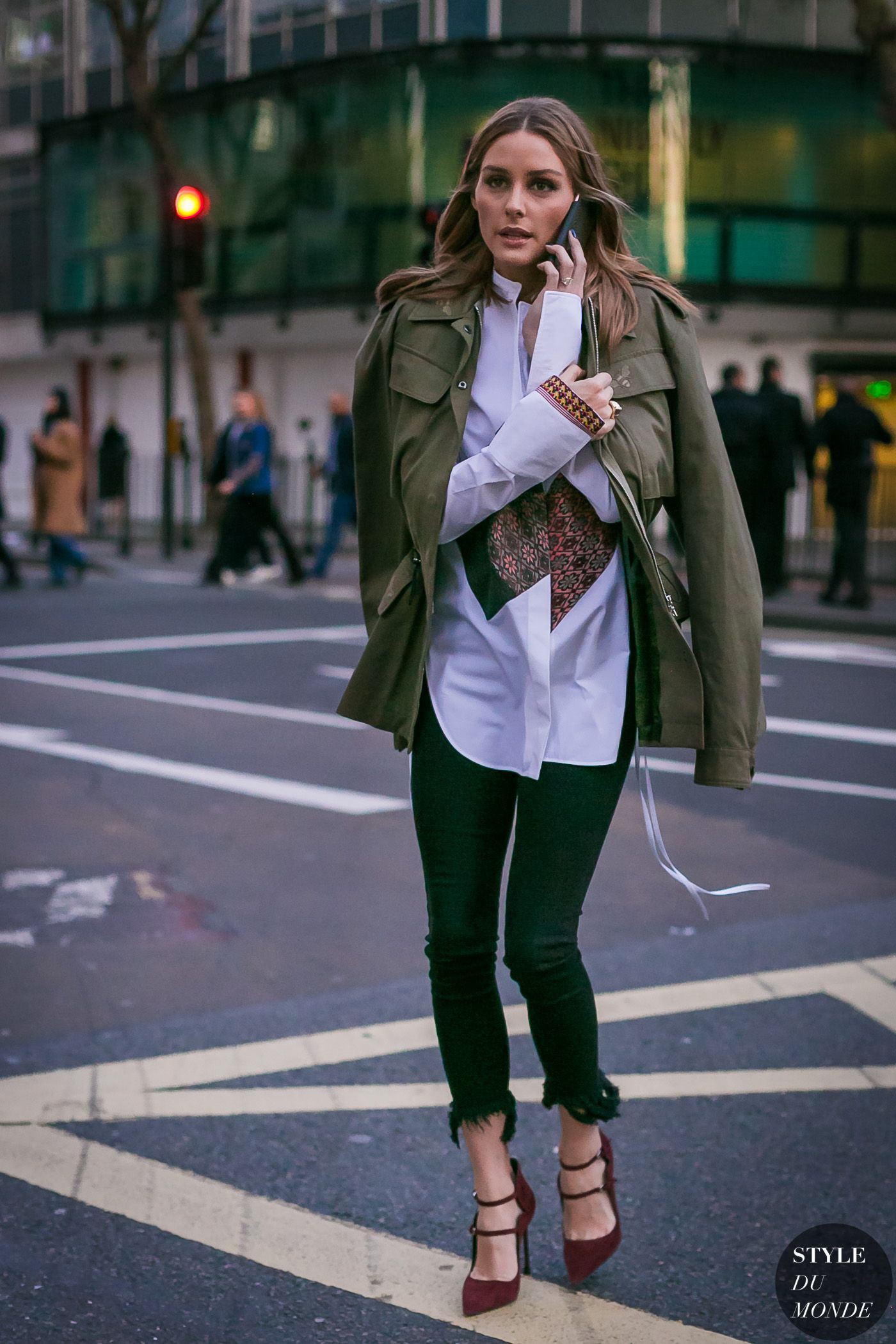 Colour dress olivia palermo 2017 style london fashion week, paris fashion week: Fashion show,  Fashion week,  Fashion photography,  green outfit,  Olivia Palermo,  Street Style,  Paris Fashion Week,  London Fashion Week,  Cargo Jackets  