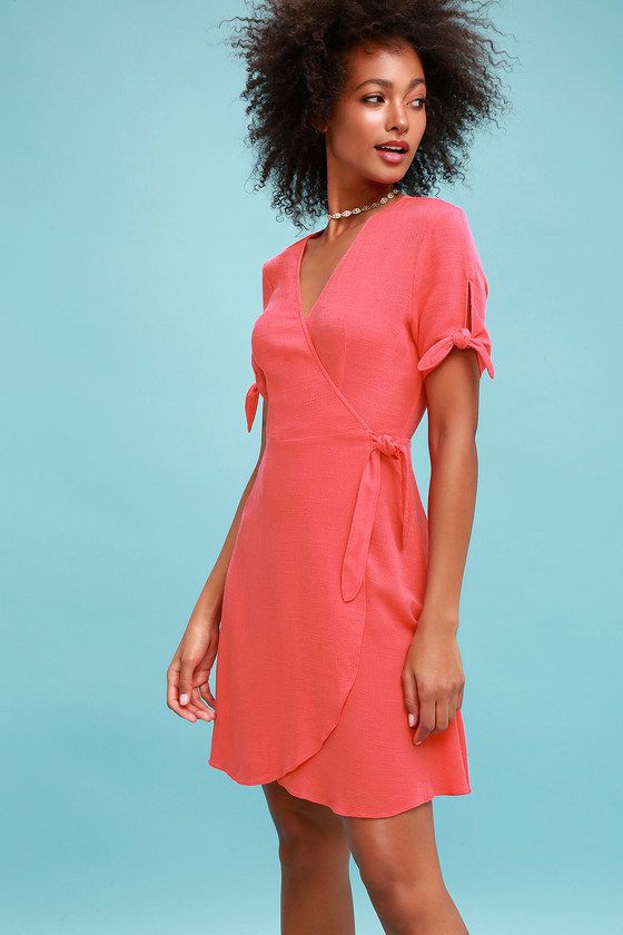 Vestido verão coral, fashion design, cocktail dress, fashion model, woven fabric, wrap dress, day dress: Cocktail Dresses,  Fashion photography,  Wrap dress,  fashion model,  day dress,  Orange Outfits,  Orange And Coral Outfit  