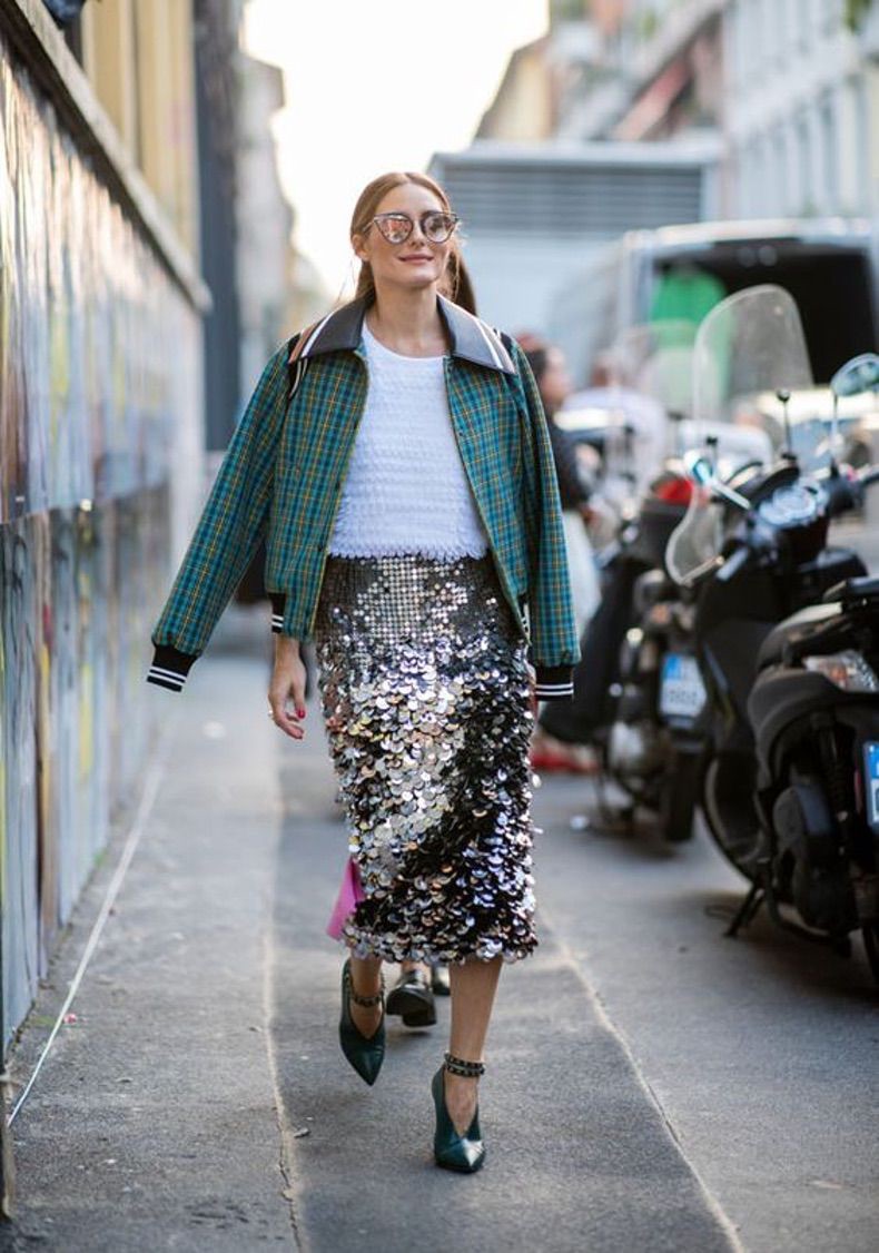 Street style sequin skirt, fashion accessory, street fashion, haute couture, fashion model, pencil skirt, t shirt: Pencil skirt,  fashion model,  T-Shirt Outfit,  Sequin Dresses,  Haute couture,  Fashion accessory,  Street Style,  Sequin Outfits  