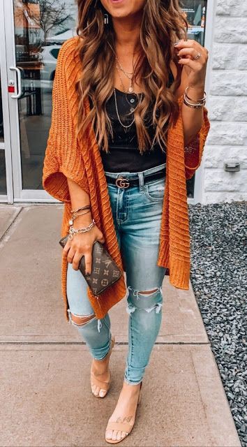 Outfit style atuendos de moda, street fashion, fashion blog, casual wear, lapel pin, long hair: Lapel pin,  fashion blogger,  Long hair,  Street Style,  Cardigan Outfits 2020  