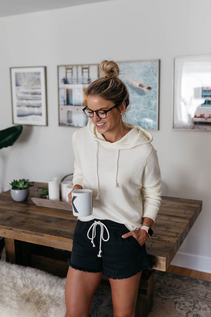 Outfits para estar en casa: Black And White Outfit,  Quarantine Outfits 2020  