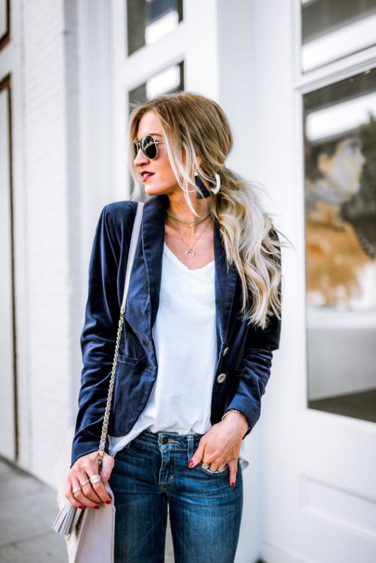 Navy Blue Velvet Blazer Outfit: Office Outfit,  Casual Friday,  Winter Casual,  Velvet Dress,  Velvet Fashion  