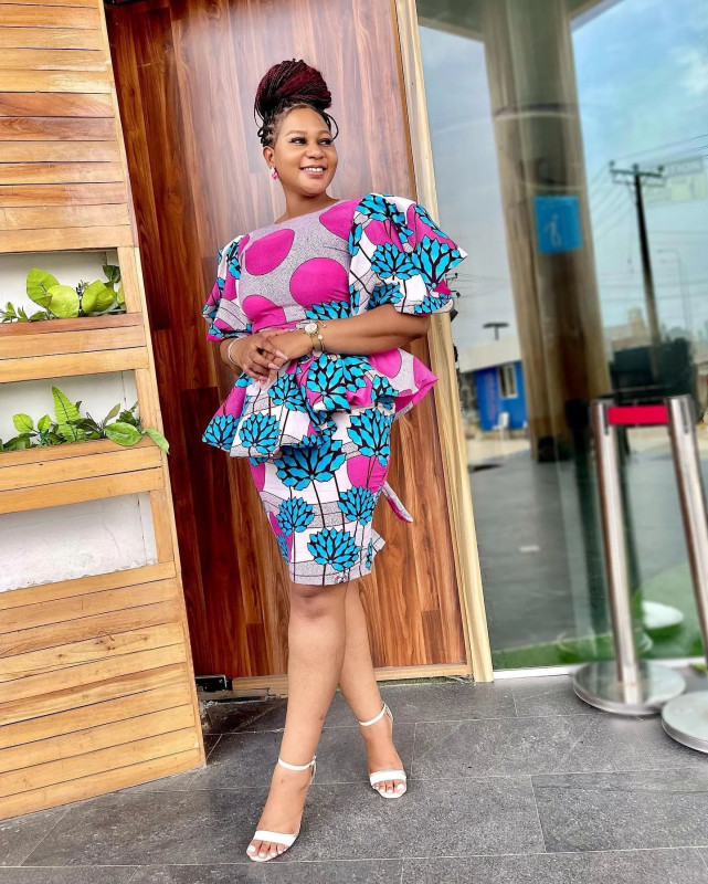 Ankara Short Gown Dress For Ladies: African fashion,  Ankara Gowns,  Short Ankara Gown,  Ankara Dresses,  Ankara Short Gown  