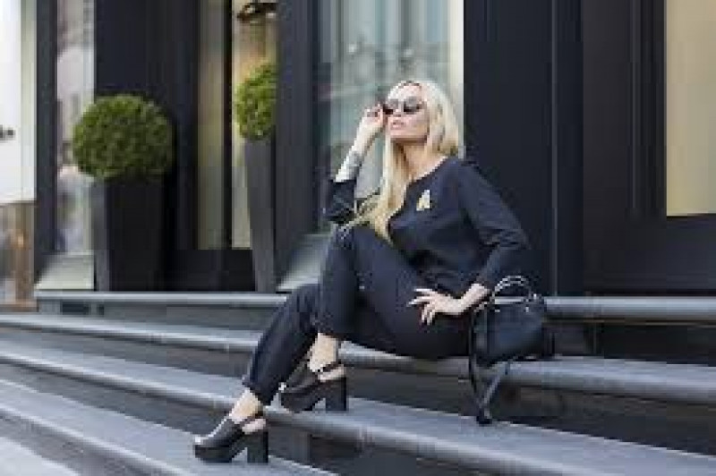 LADY FASHION WEEK