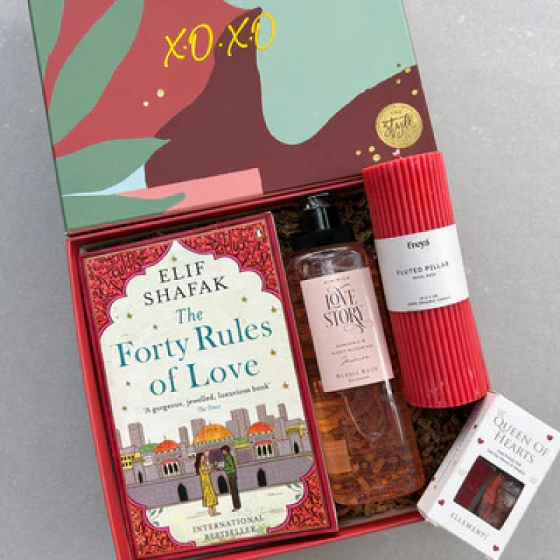 XOXOLove – A Gift Box Full of Heart: 