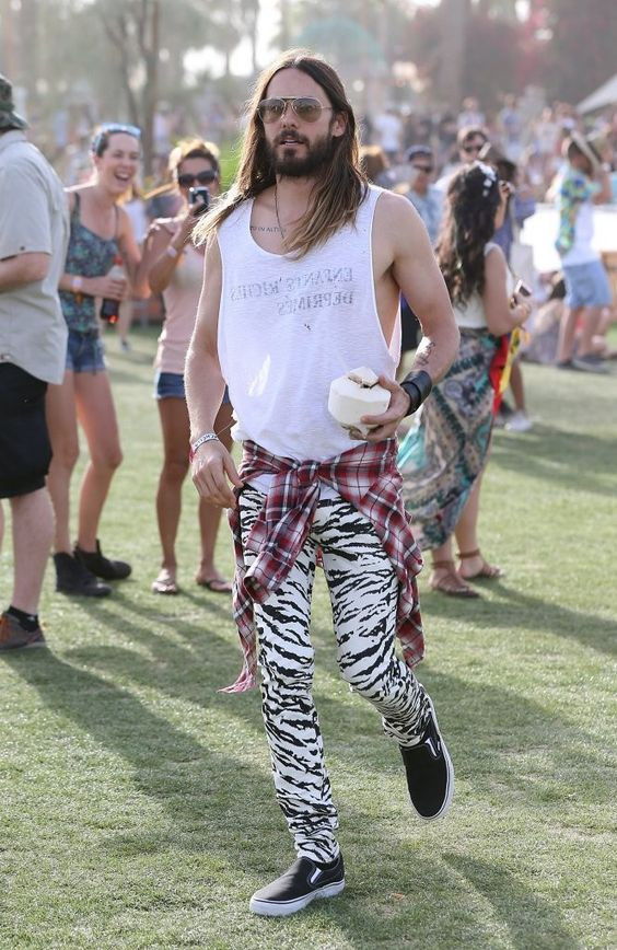 White Top, Boho Fashion Trends With Sweat Pant, Men Coachella Outfit Hombre: 