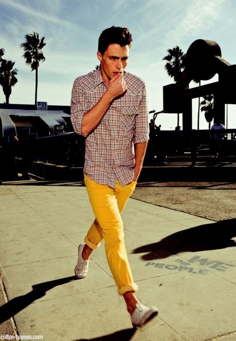 Yellow Casual Trouser, Men's Outfit Trends With Shirt, Men's Yellow Pants Outfit: 
