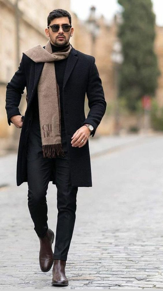 Black Winter Coat, Scarf Outfits Ideas With Black Jeans, Outfit Uomo Inverno: 